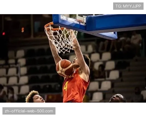 班凯罗25分10篮板 魔术状元内线技术持续进步